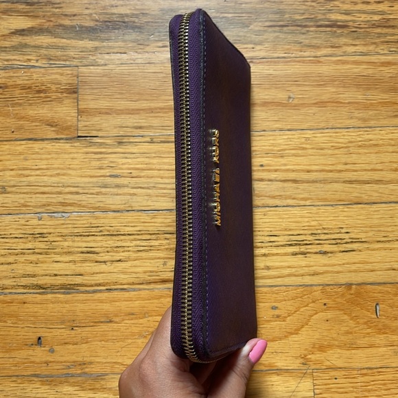 MICHAEL KORS Leather Zip Wallet Purple - Picture 3 of 4